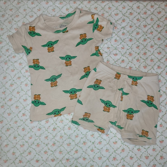 GAP Size 12-18 Months Star Wars Baby Yoda The Child 100% Organic Cotton Pj Set - Picture 1 of 3